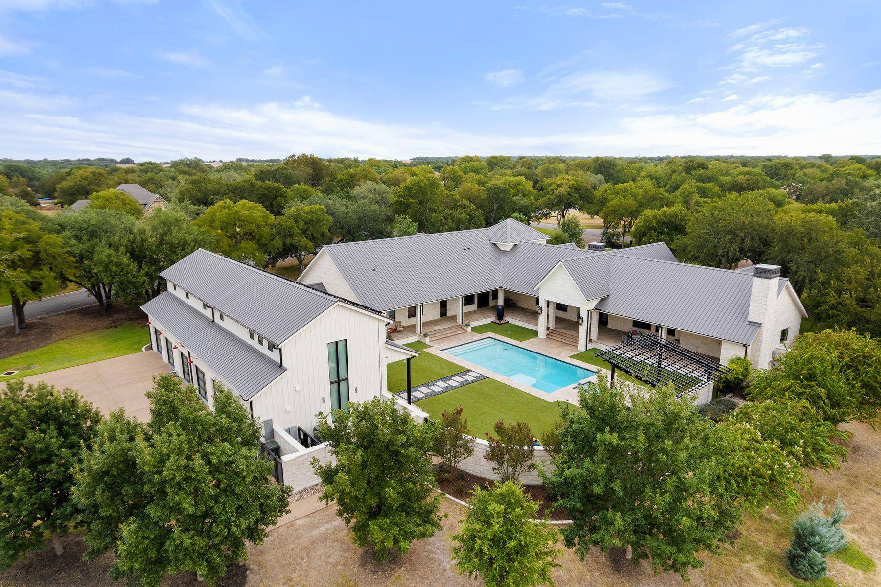 2025 Running Creek DR, Salado, TX 76571
