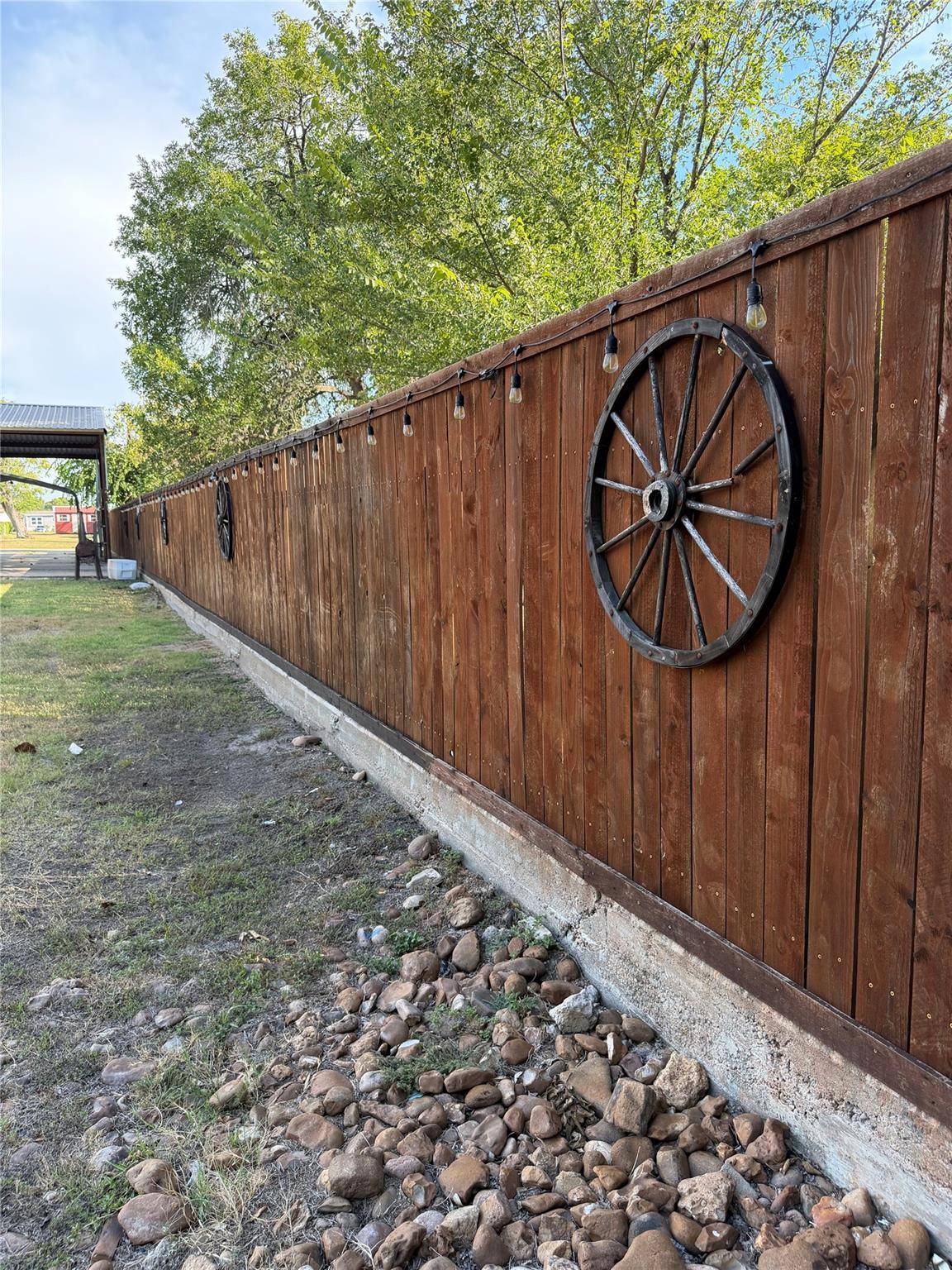 857 E Guadalupe ST, La Grange, TX 78945
