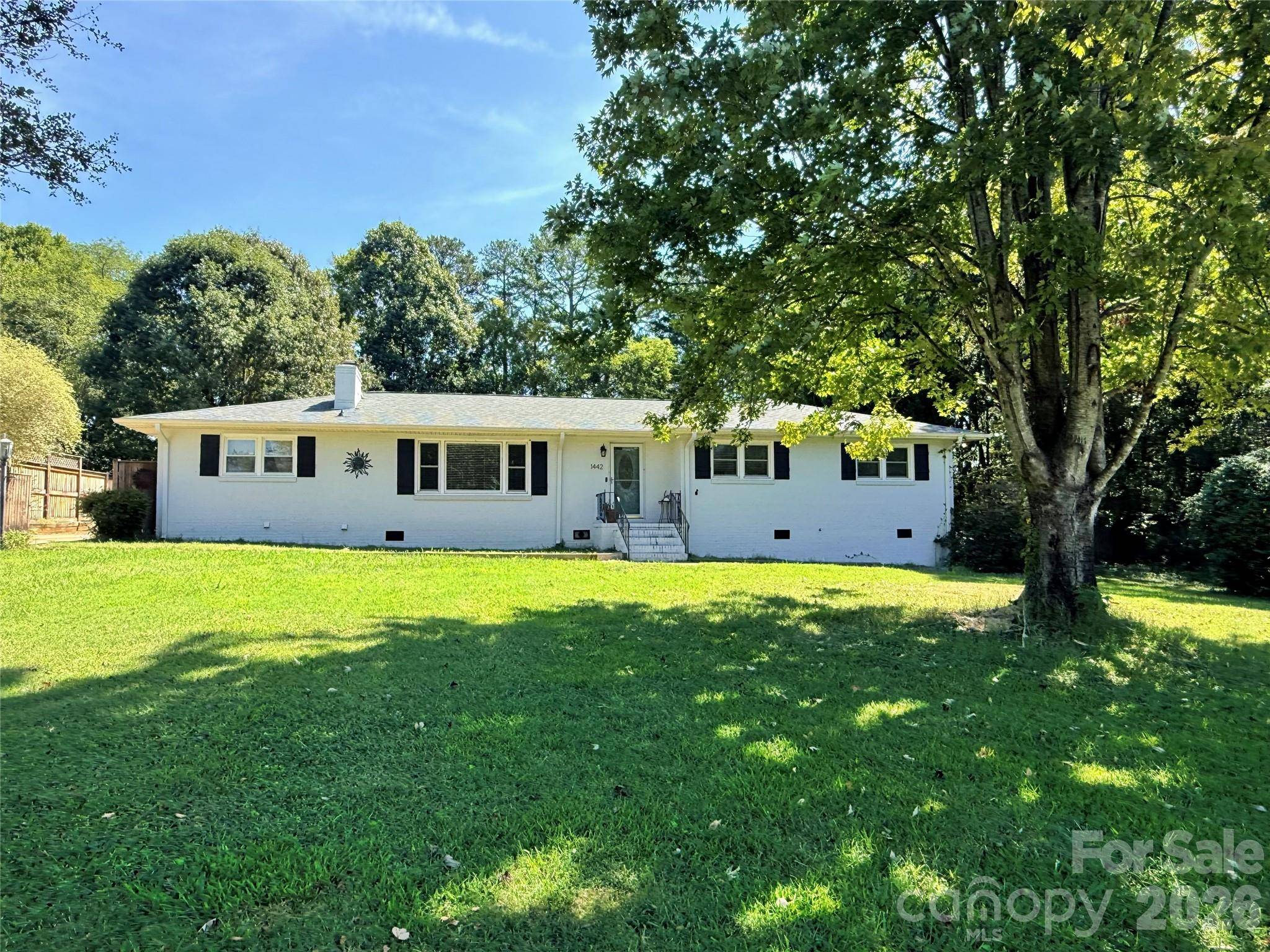 1442 Plumcrest DR, Charlotte, NC 28216