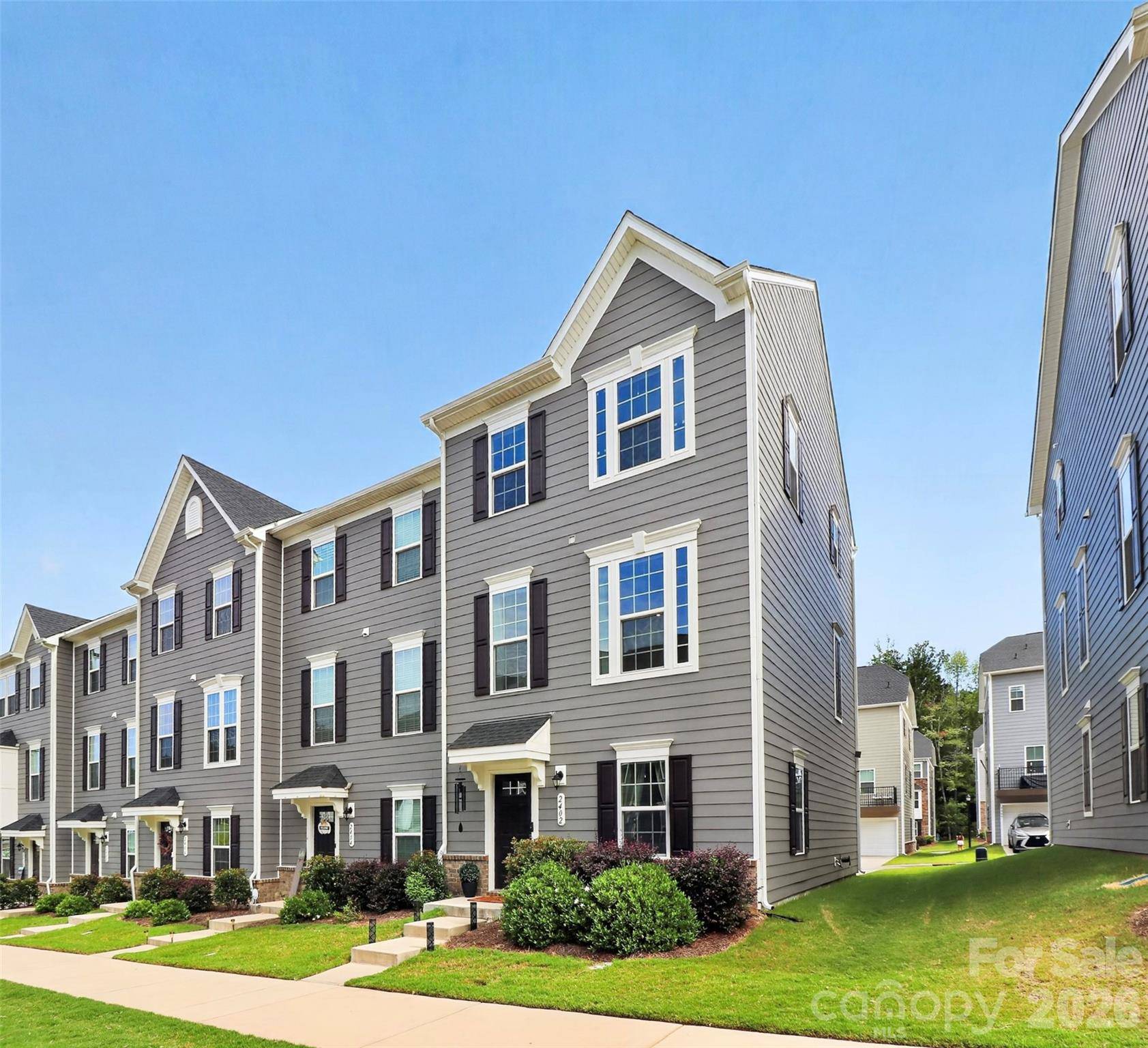 2402 Autumn Olive LN, Matthews, NC 28104