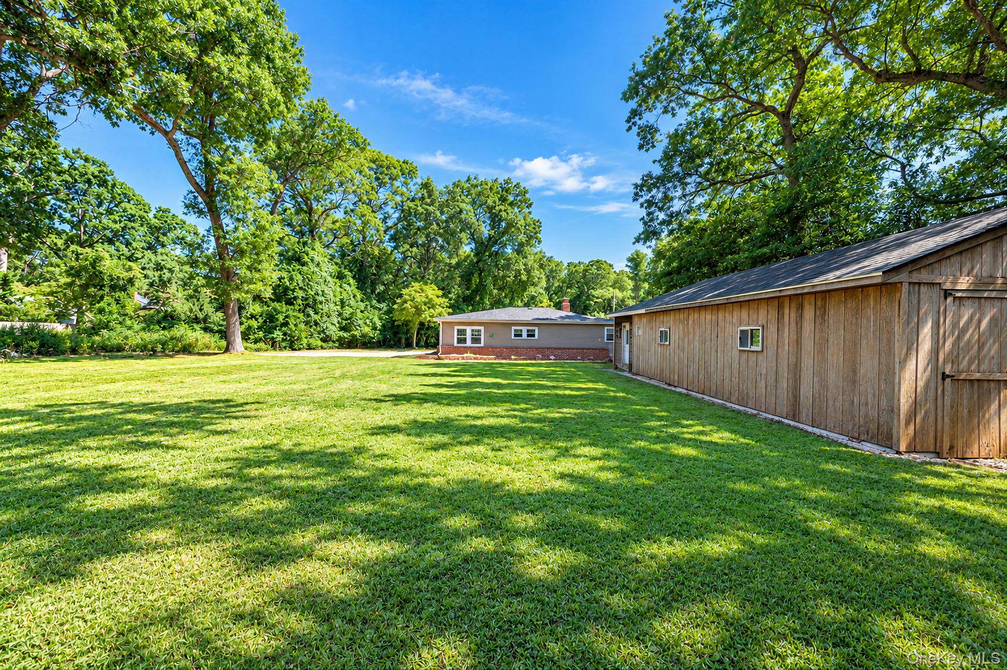4 Sunny RD, Saint James, NY 11780