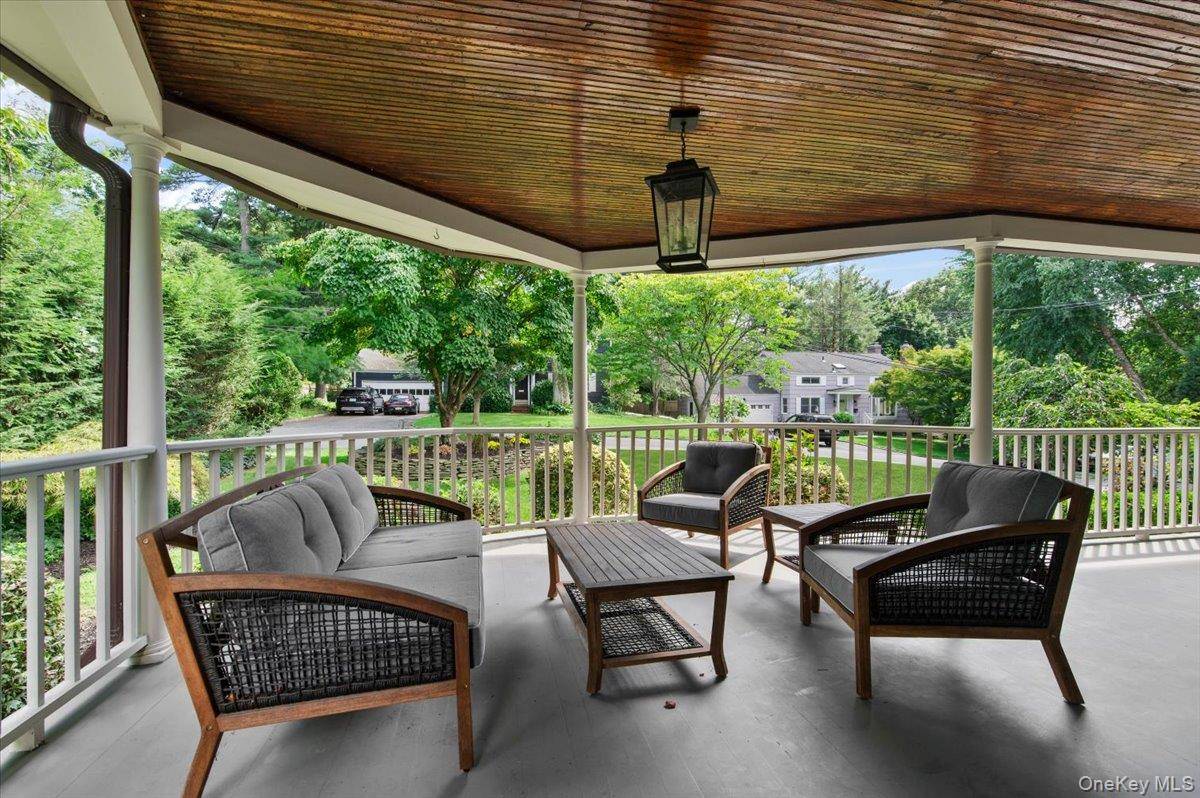 60 Lafayette AVE, Sea Cliff, NY 11579