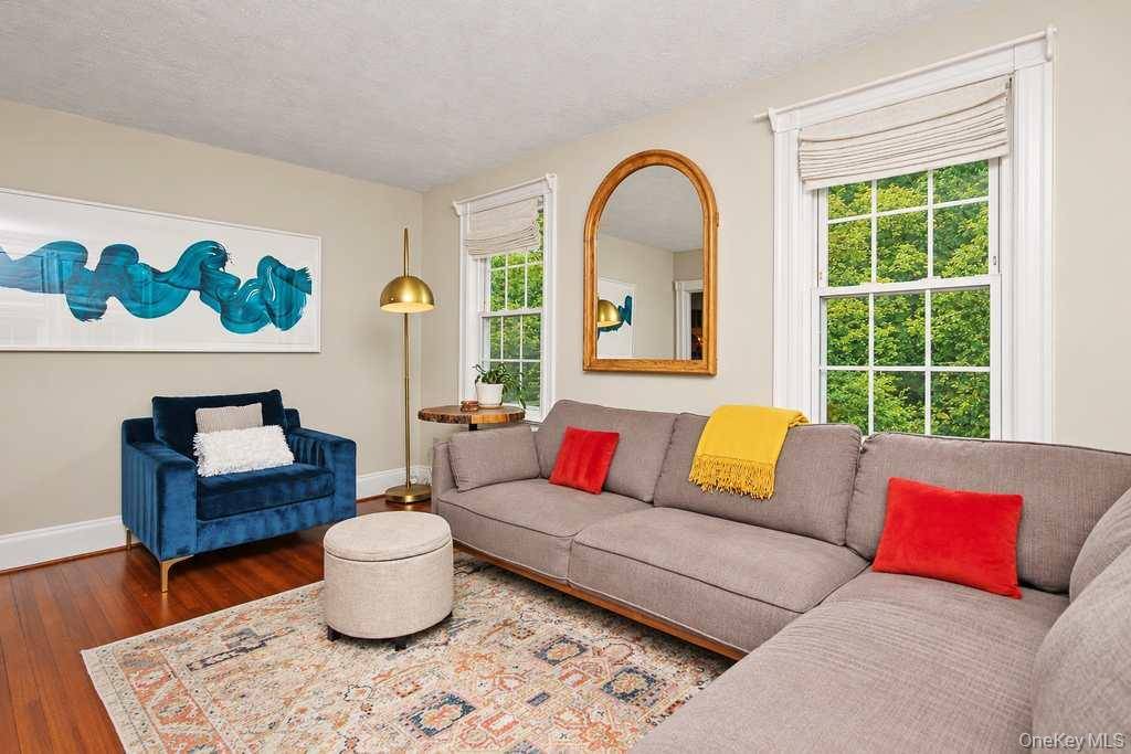 27 Mill River RD, Chappaqua, NY 10514