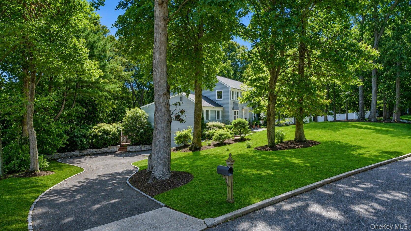71 Westchester DR, Rocky Point, NY 11778