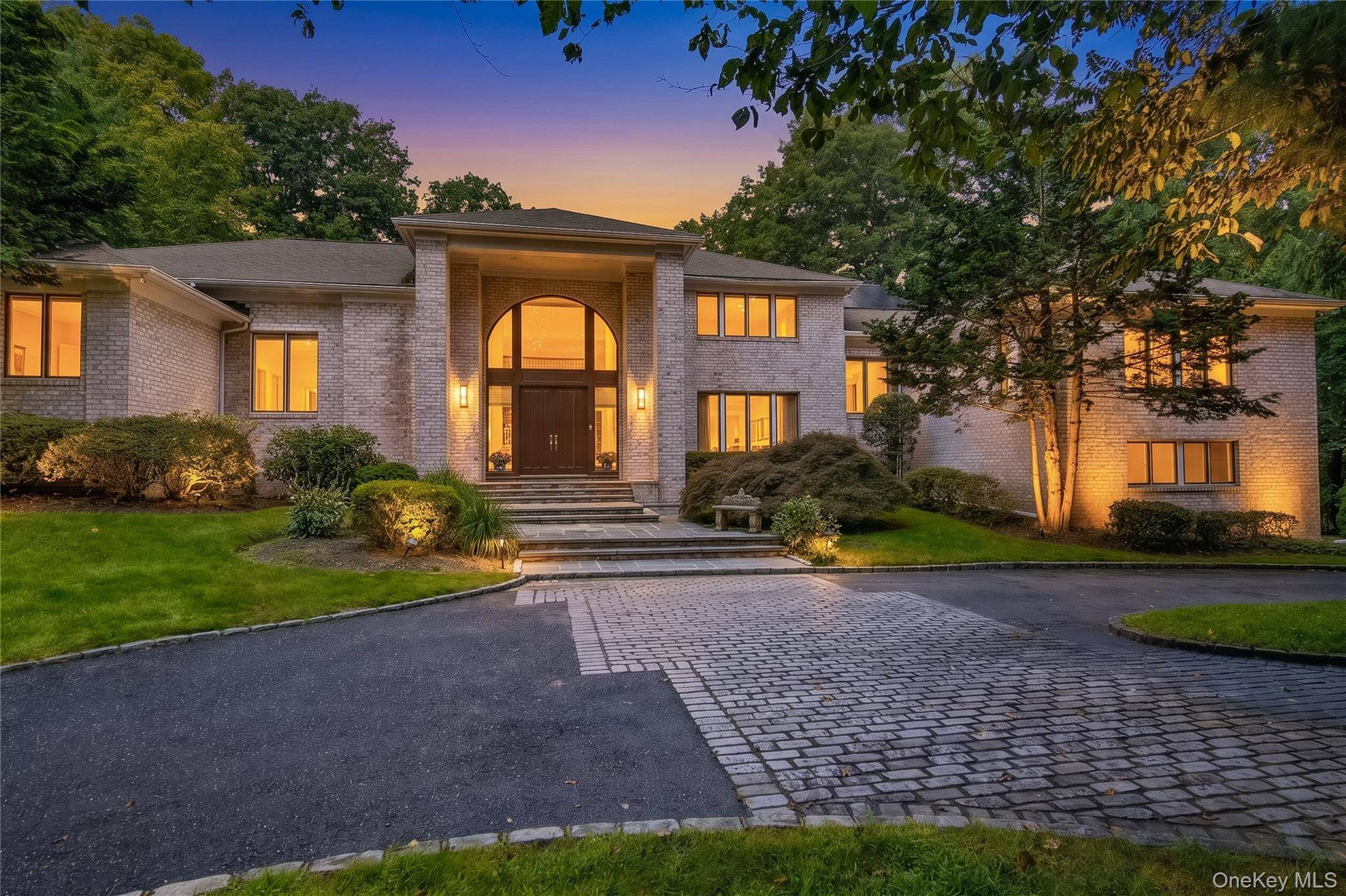 3 White Birch RD, Oyster Bay Cove, NY 11791