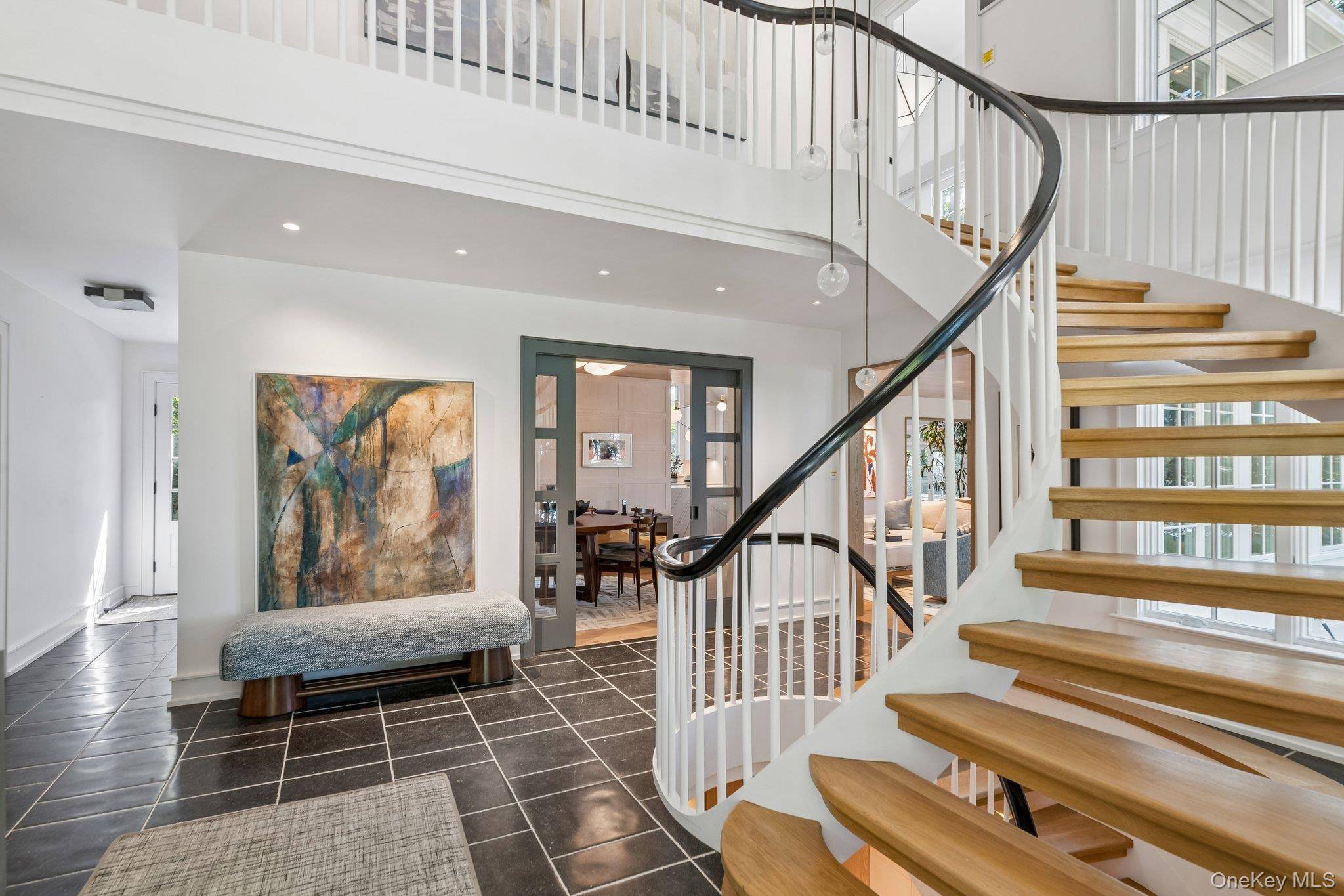 31 Thompson LN, Head Of The Harbor, NY 11780