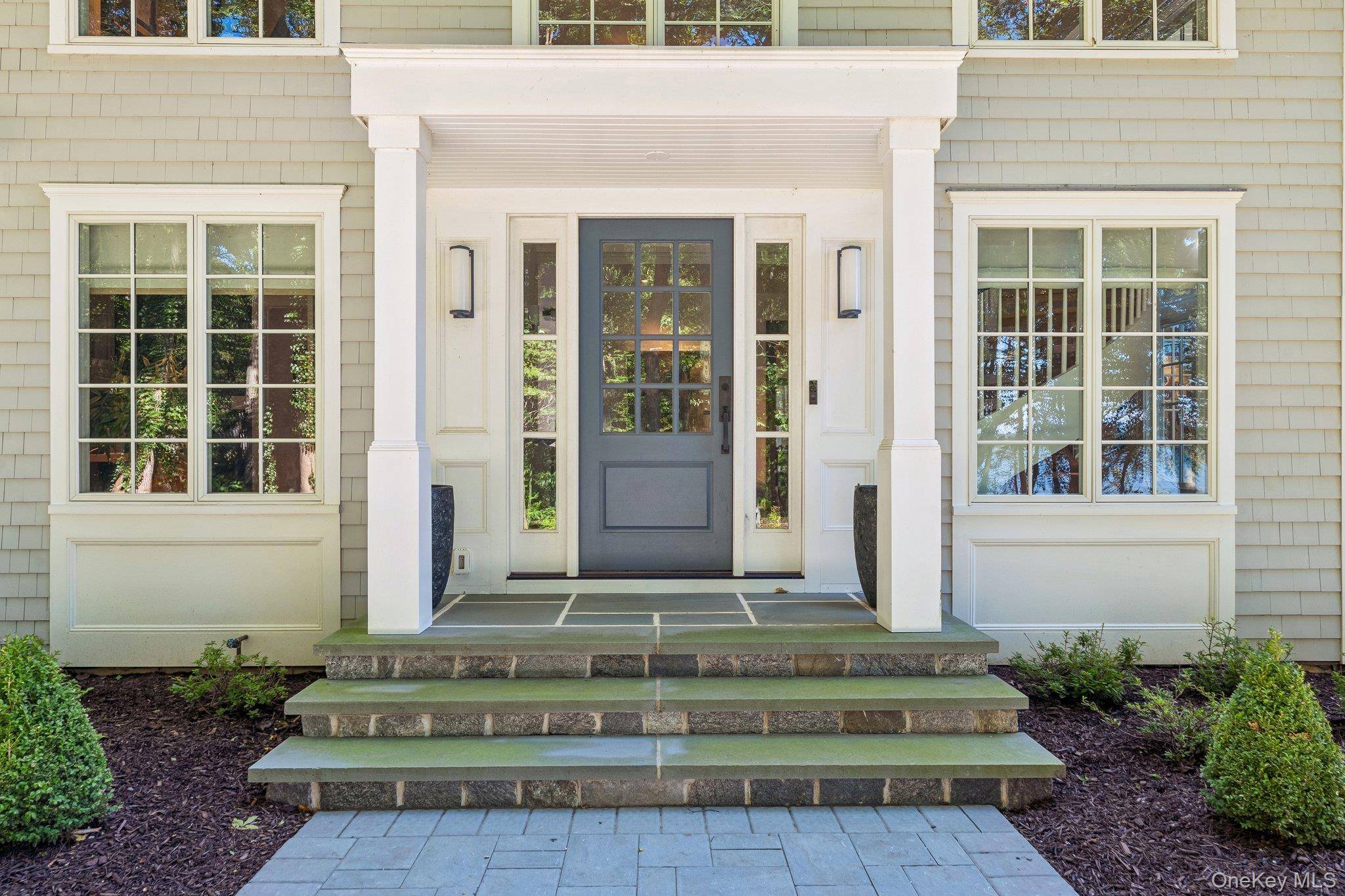 31 Thompson LN, Head Of The Harbor, NY 11780