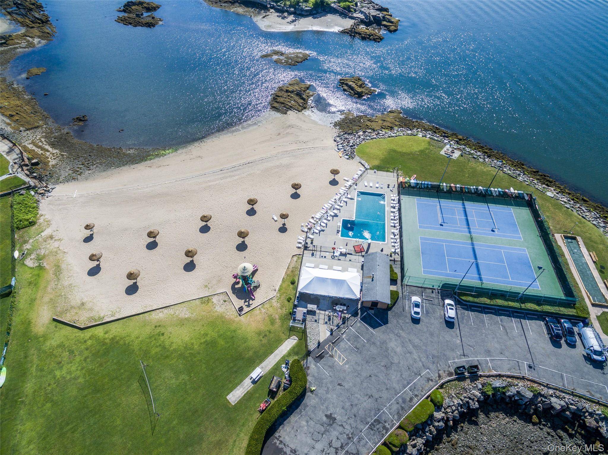 73 Kensington OVAL, New Rochelle, NY 10805
