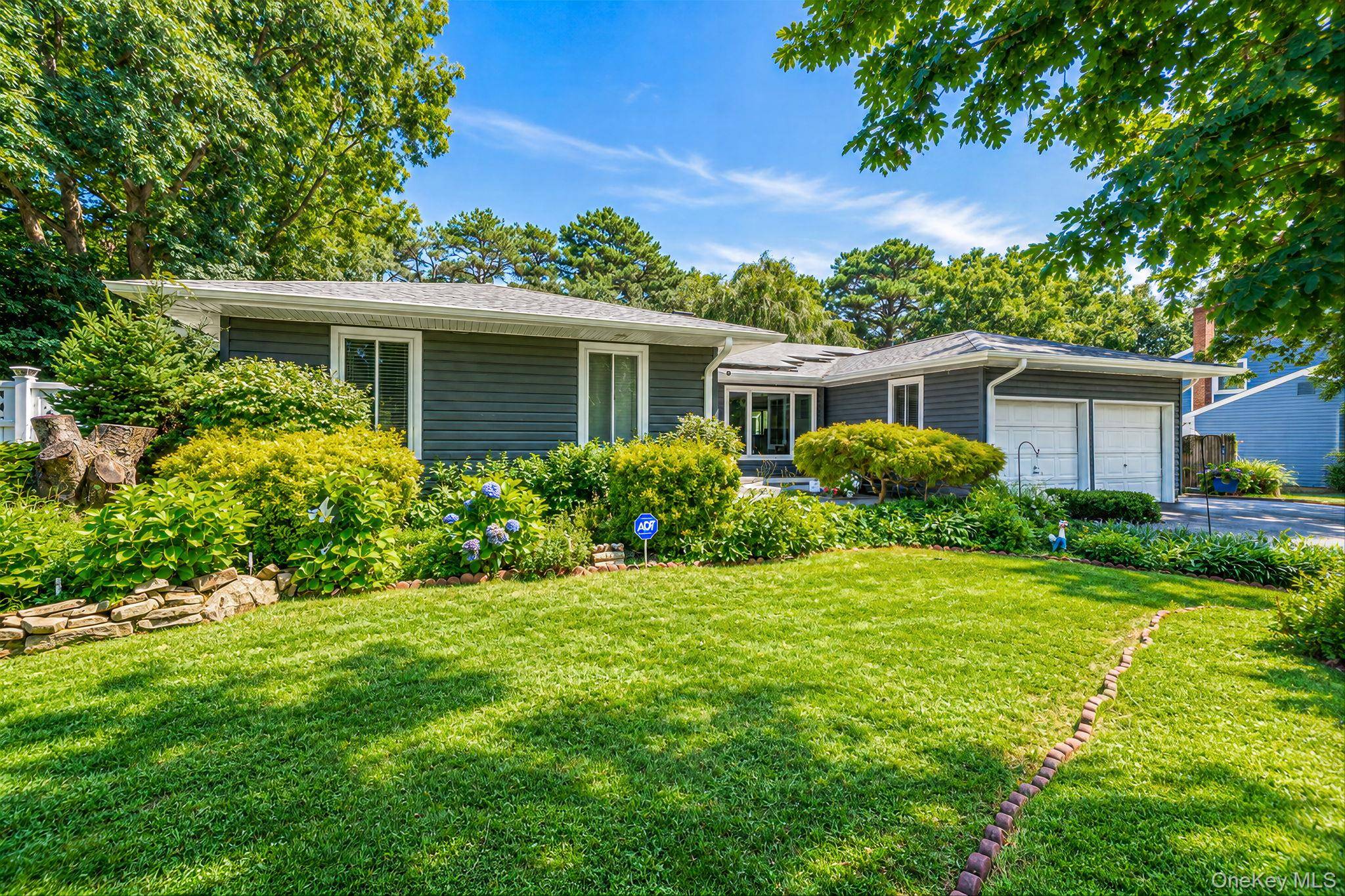 17 Mill ST, Port Jefferson Station, NY 11776