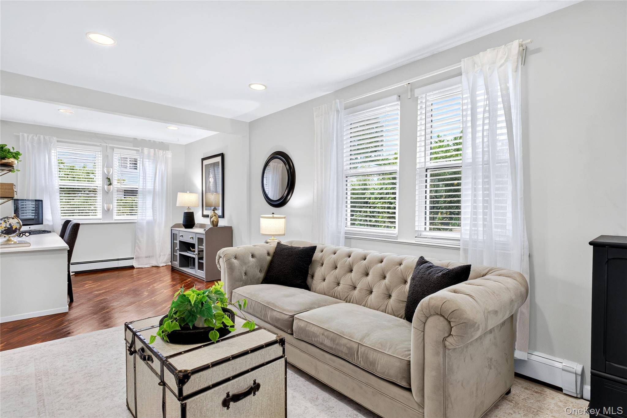 12 Pulaski PL, Port Washington, NY 11050