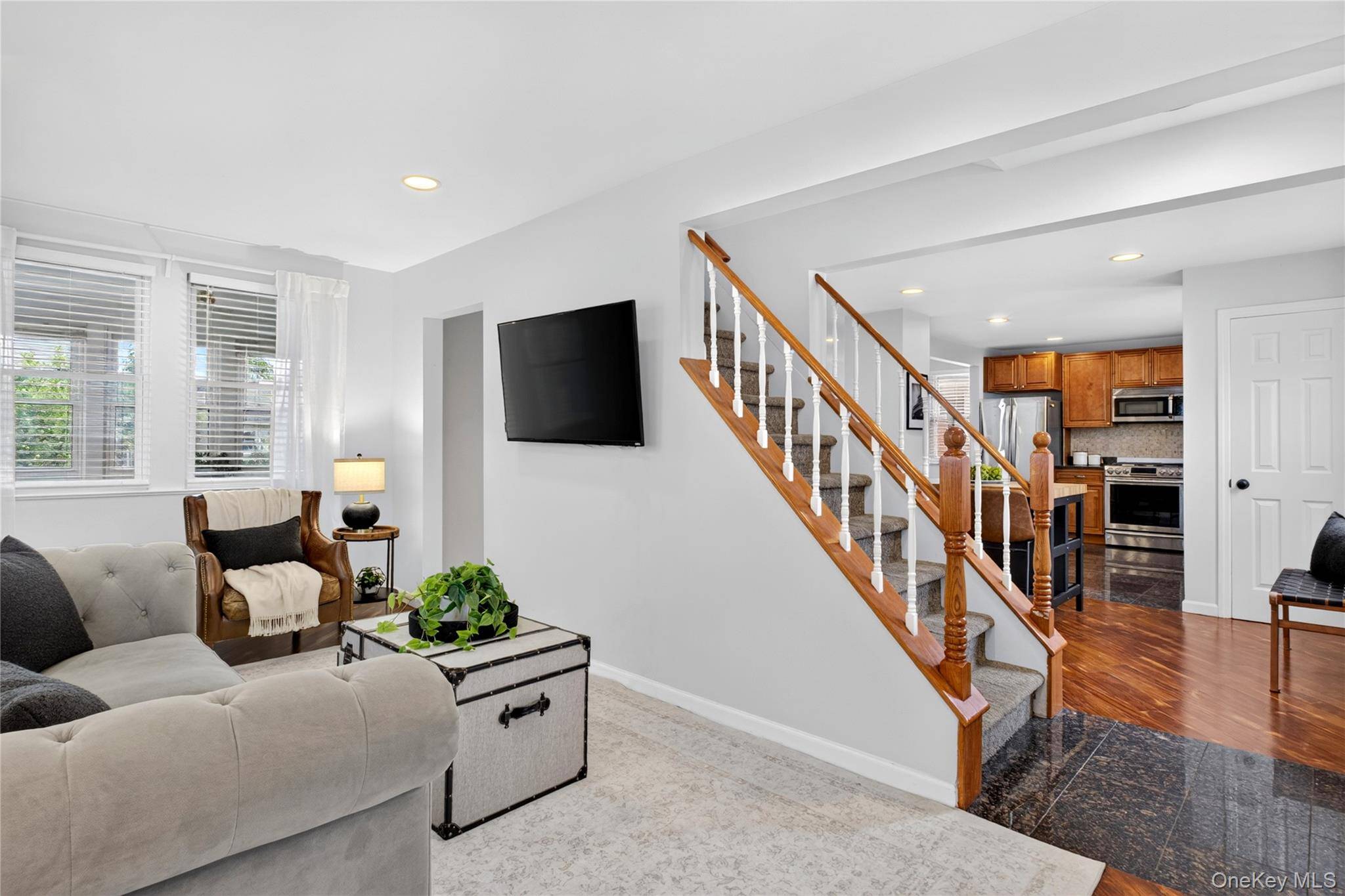 12 Pulaski PL, Port Washington, NY 11050