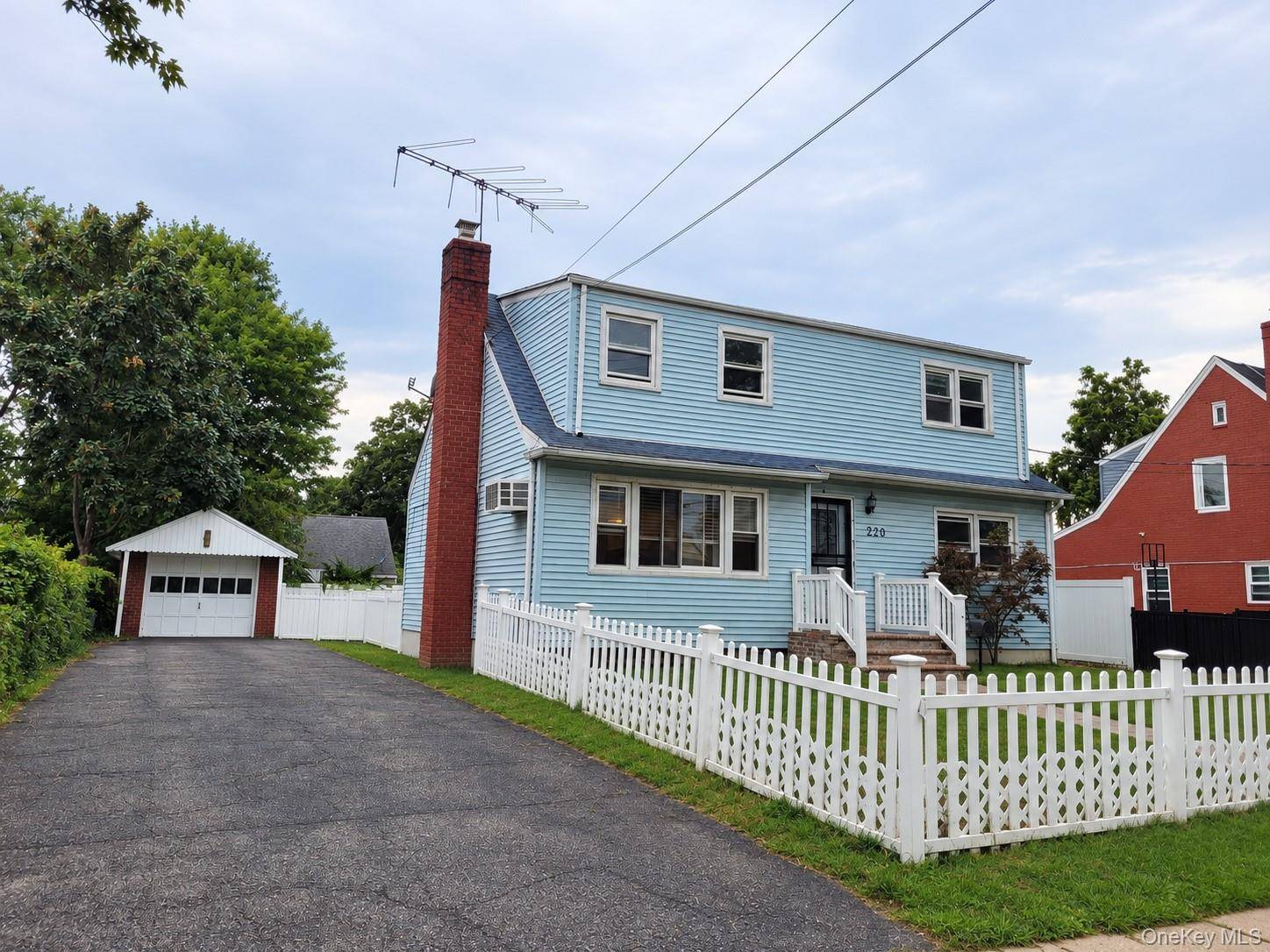 220 Lehrer AVE, Elmont, NY 11003