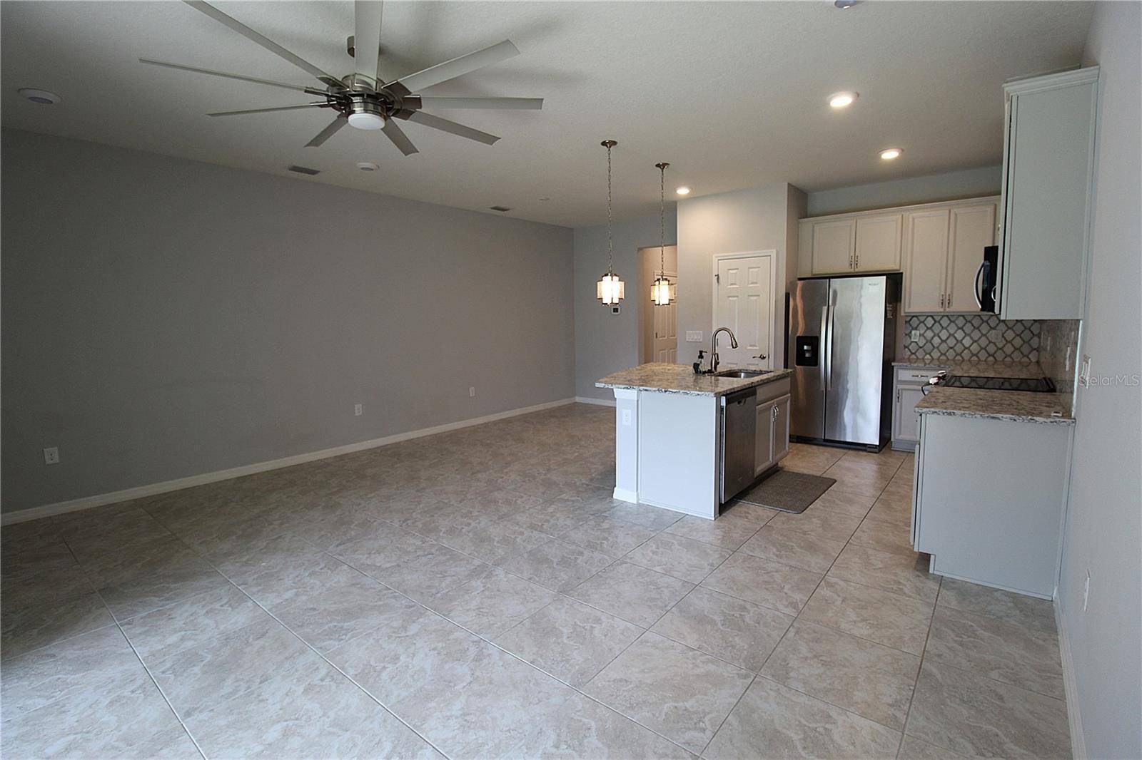 2922 GRAND KEMERTON PL, Tampa, FL 33618