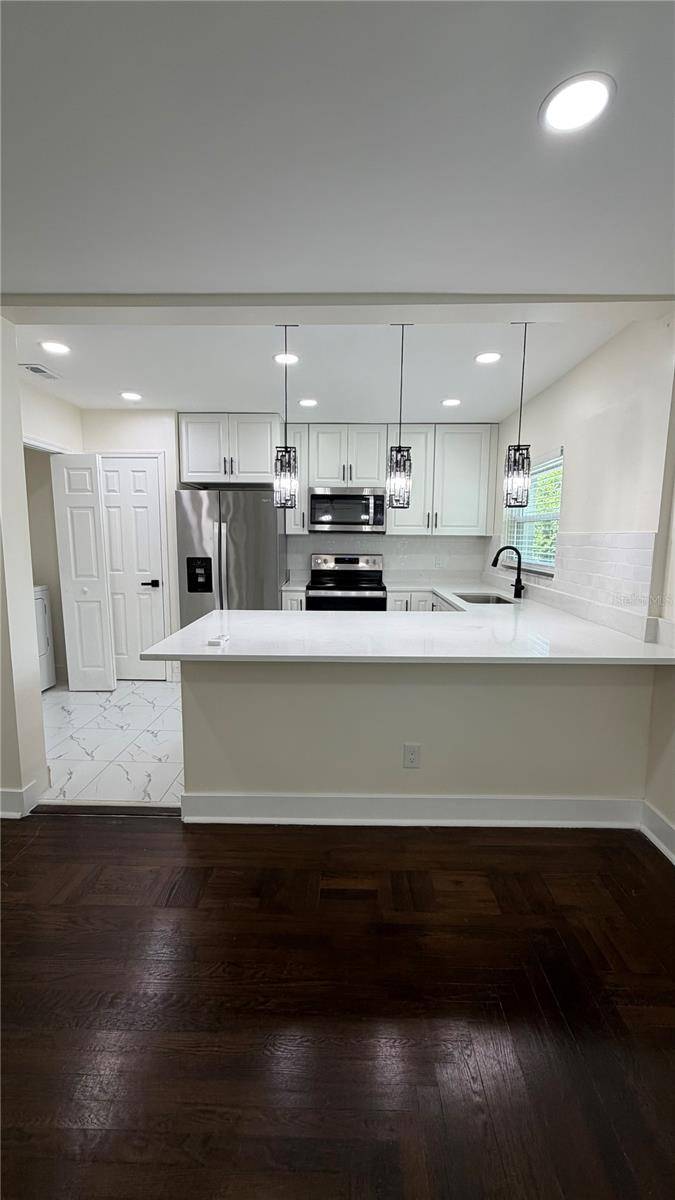 270 W PINELOCH AVE, Orlando, FL 32806