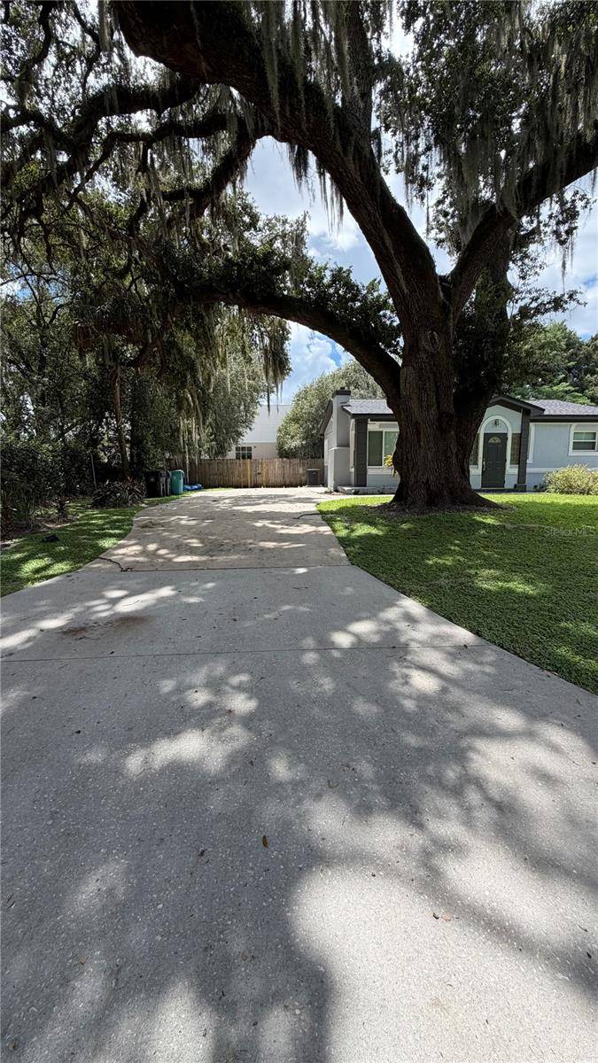 270 W PINELOCH AVE, Orlando, FL 32806