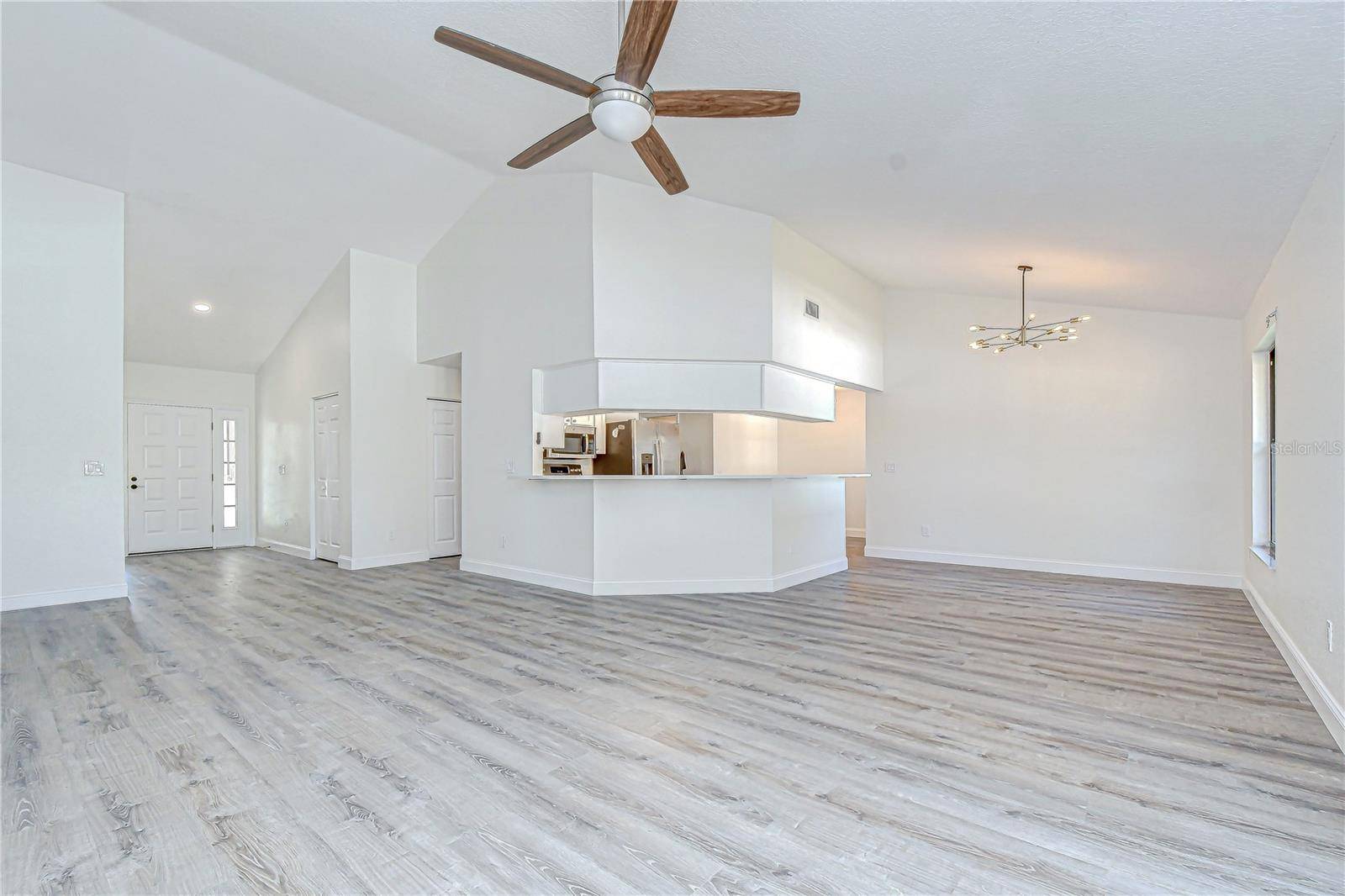 9731 62ND AVE N, St Petersburg, FL 33708