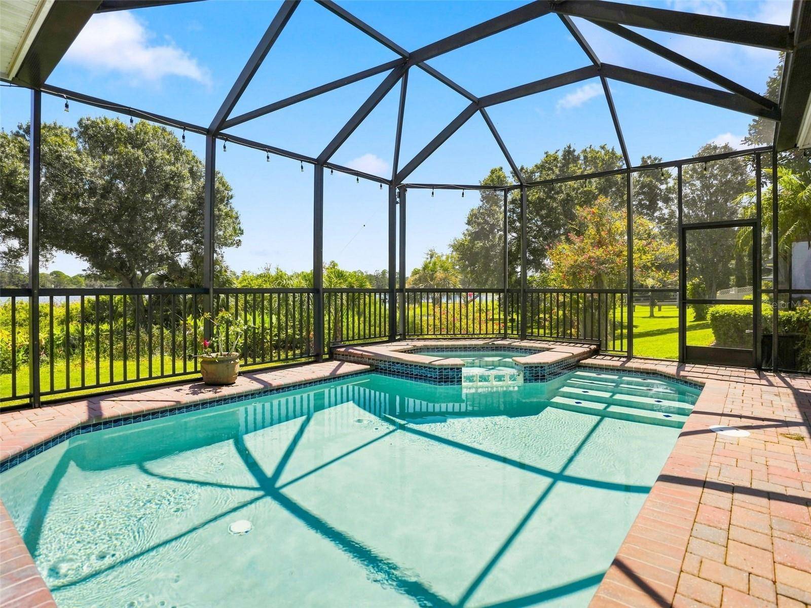 2707 LAKEBREEZE LN S, Clearwater, FL 33759