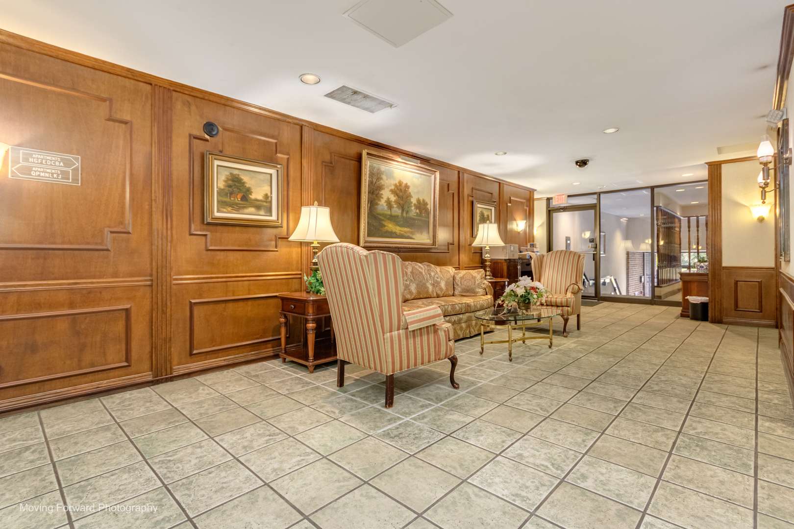 453 Raintree DR #5K, Glen Ellyn, IL 60137
