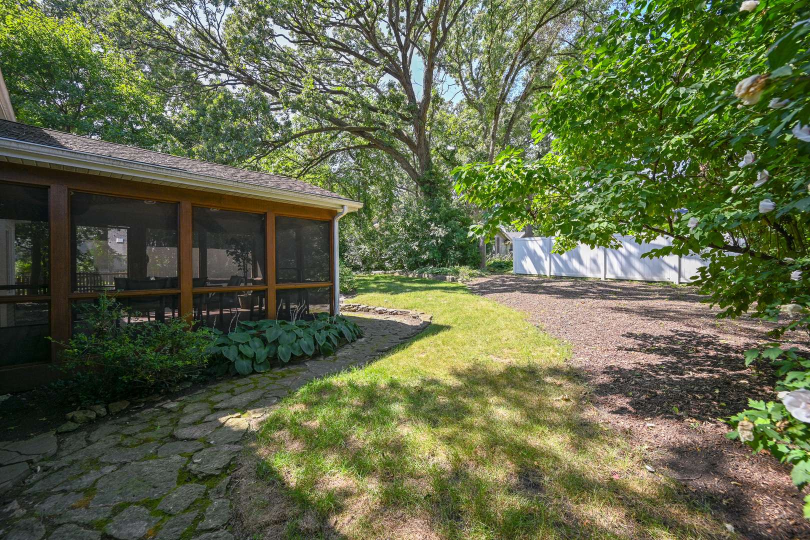 26W530 Prairie AVE, Winfield, IL 60190