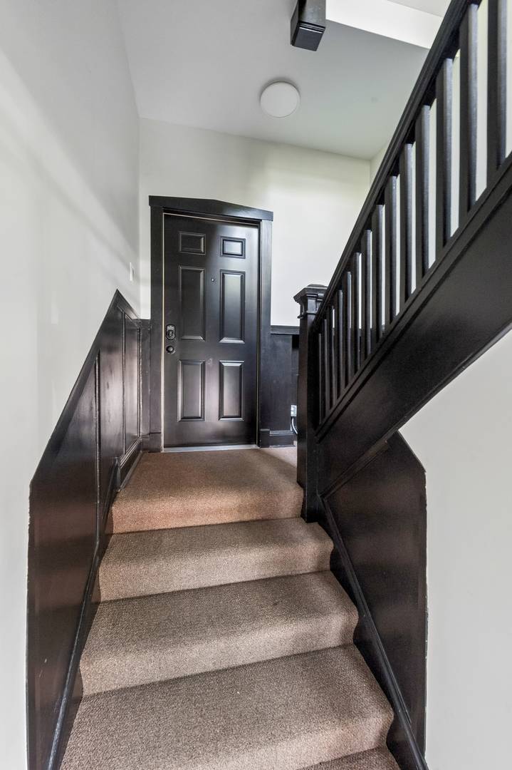 6453 N Bosworth AVE #1, Chicago, IL 60626
