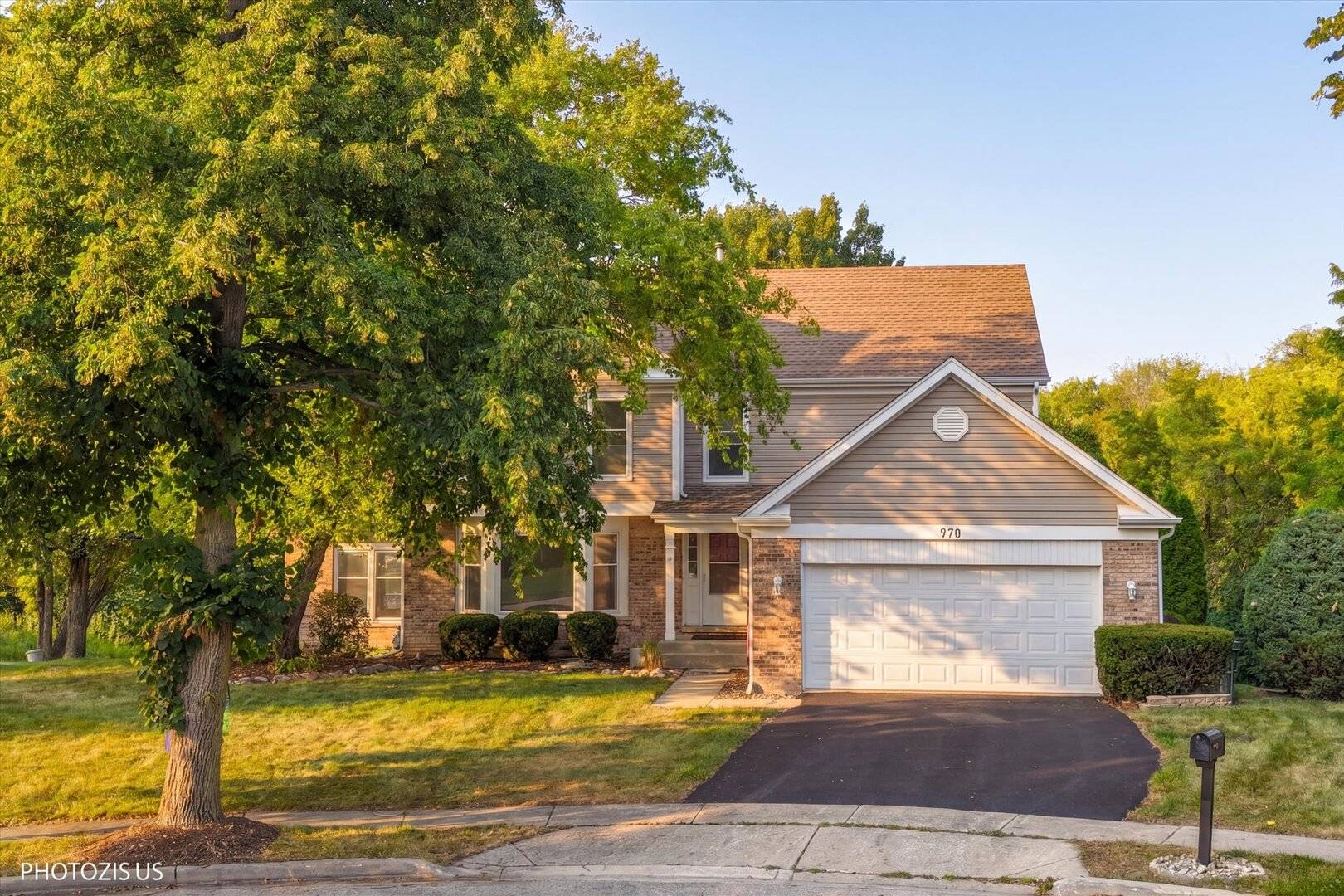 970 Ponderosa LN, Hoffman Estates, IL 60010
