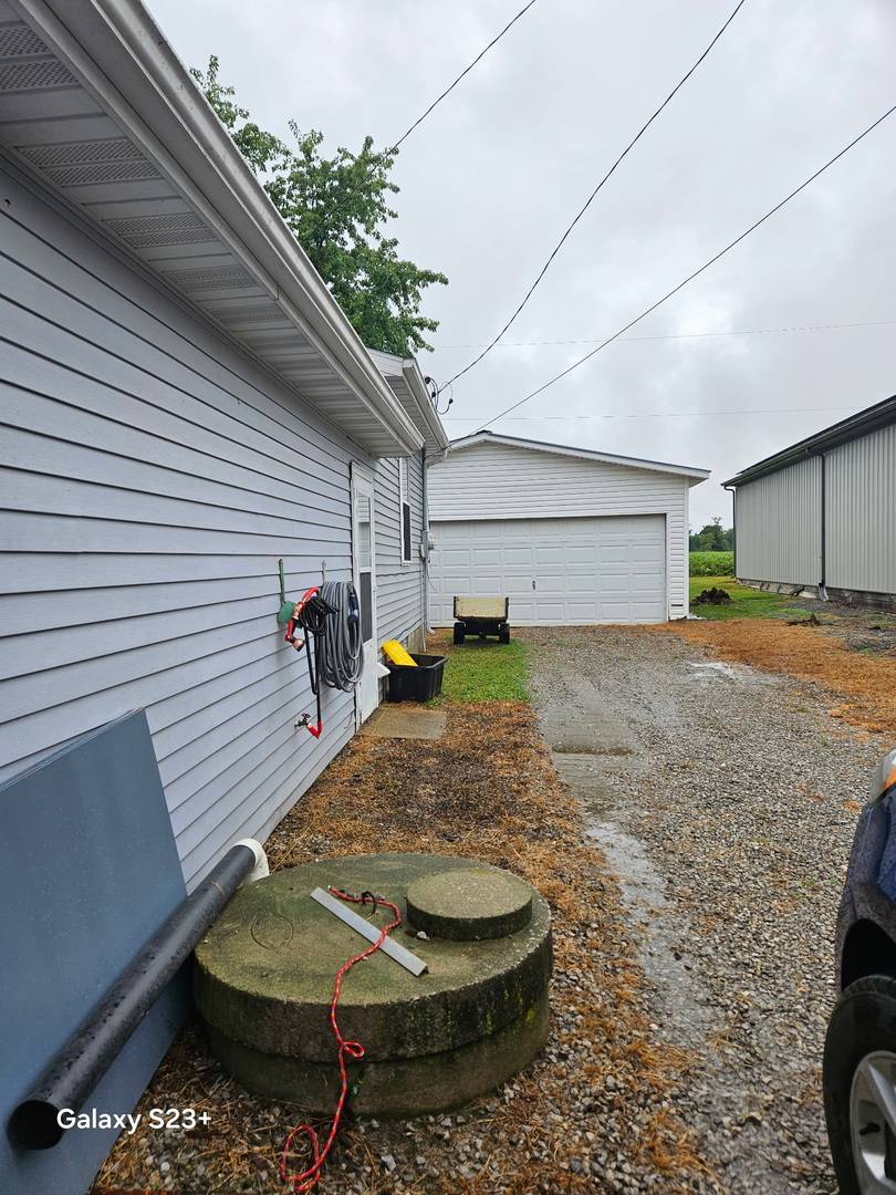 8128 City Lake RD, Duquoin, IL 62832