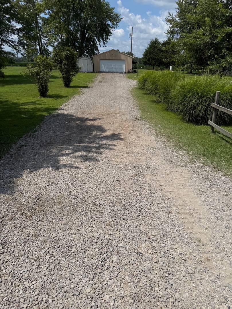 8128 City Lake RD, Duquoin, IL 62832