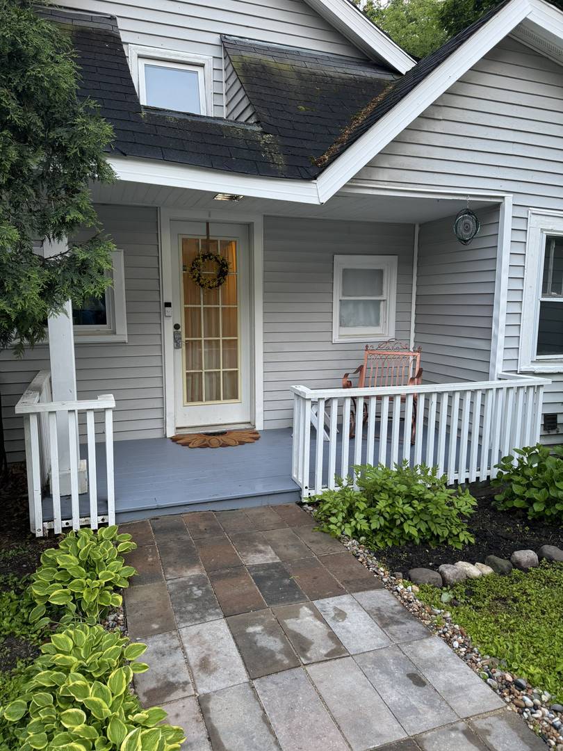 1458 Linden AVE, Highland Park, IL 60035