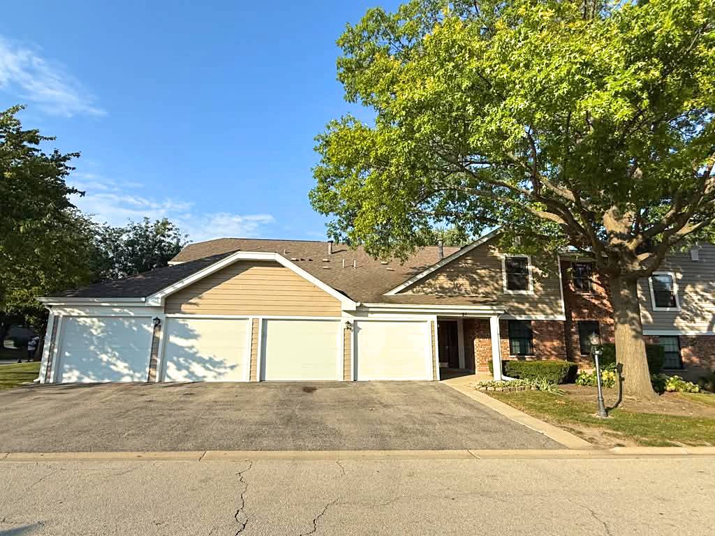 97 BURR OAK LN #A2, Schaumburg, IL 60193