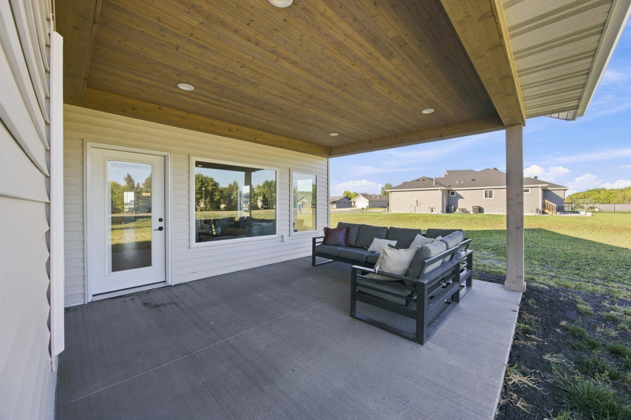 4736 Hampton LOOP S, Moorhead, MN 56560