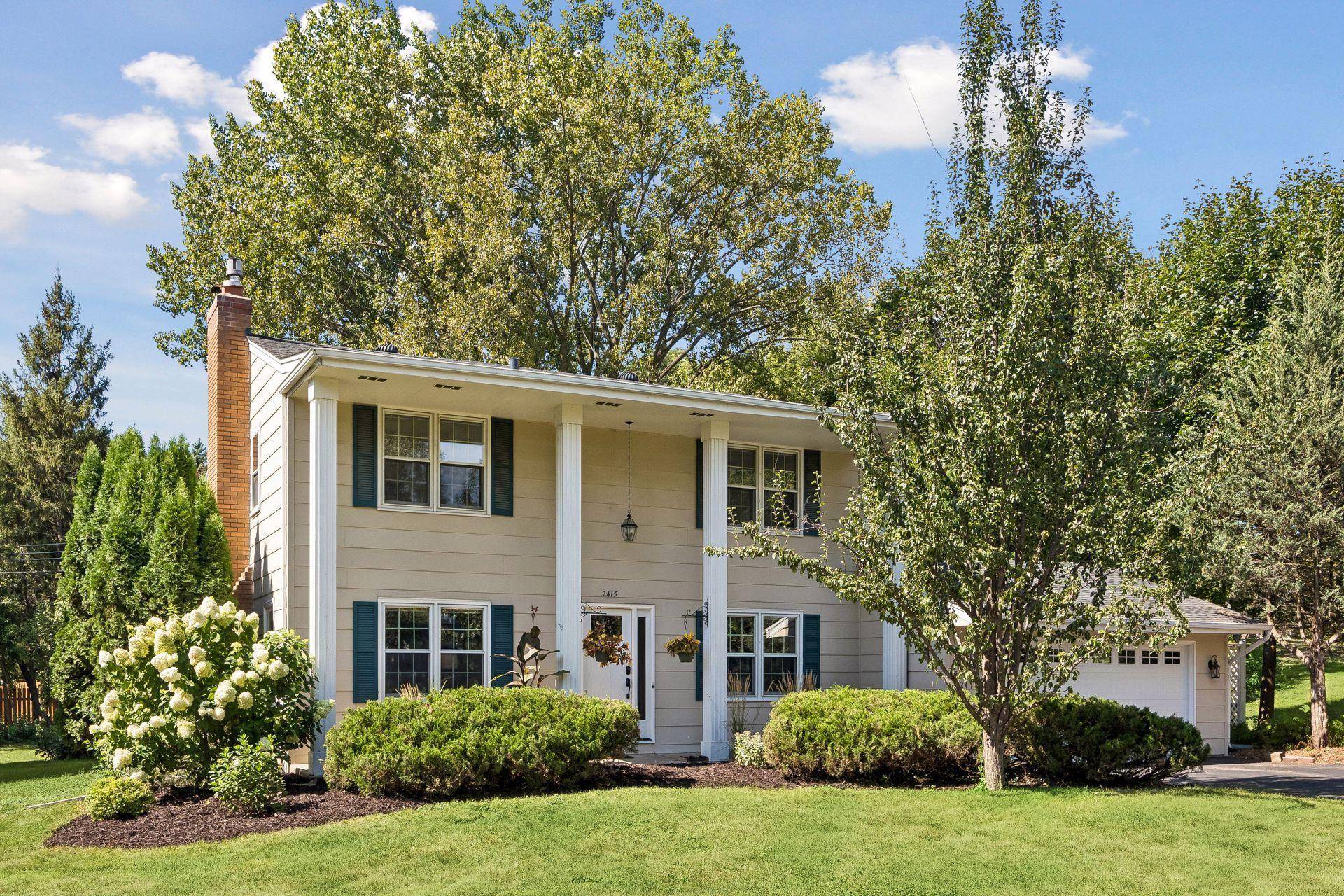 2415 Merrimac LN N, Plymouth, MN 55447
