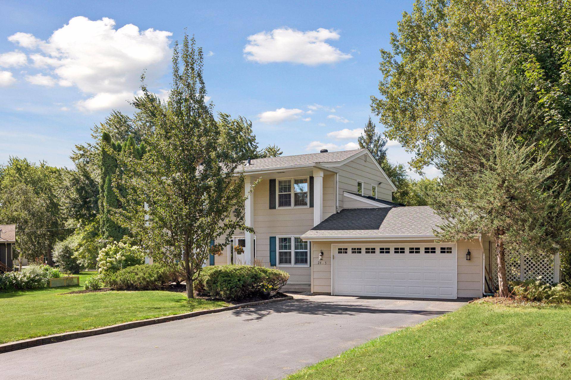 2415 Merrimac LN N, Plymouth, MN 55447