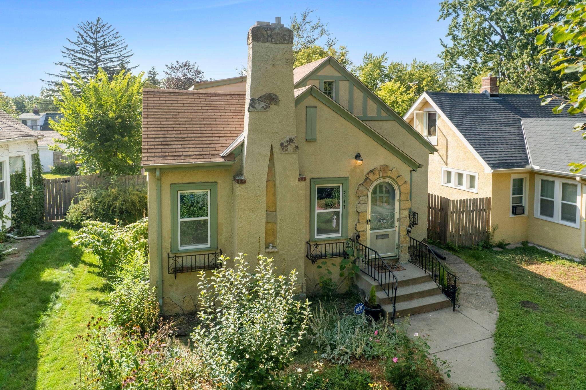 3547 Irving AVE N, Minneapolis, MN 55412