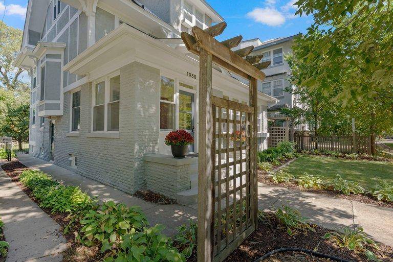 1055 Goodrich AVE, Saint Paul, MN 55105