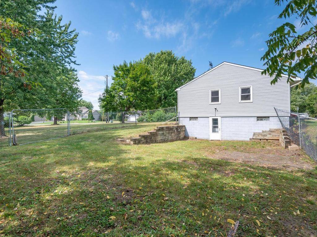 125 Elm DR, Carver, MN 55315