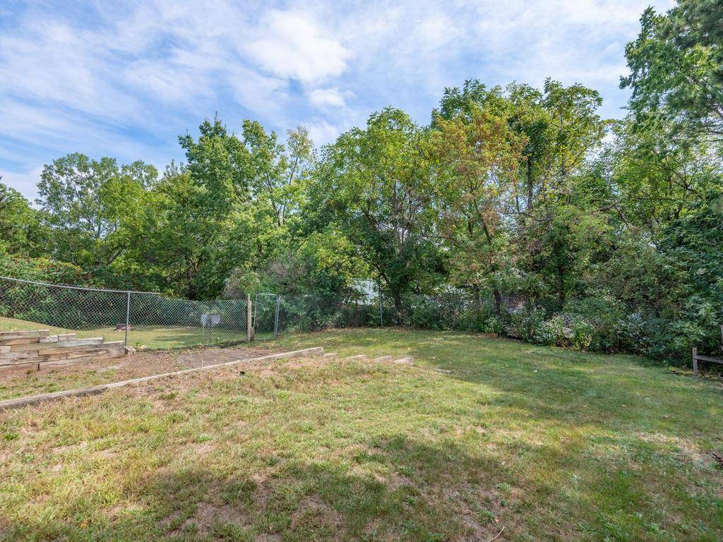 125 Elm DR, Carver, MN 55315