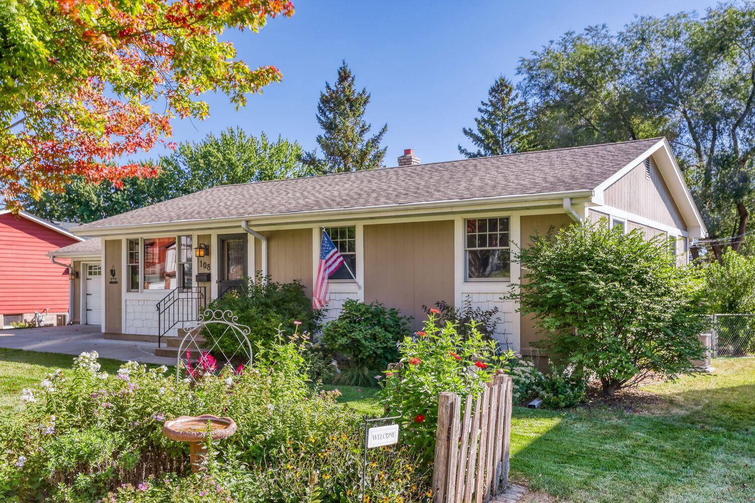 108 18th AVE N, South Saint Paul, MN 55075