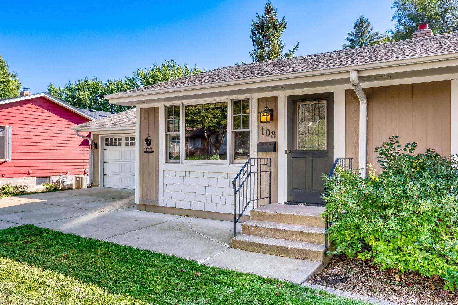 108 18th AVE N, South Saint Paul, MN 55075