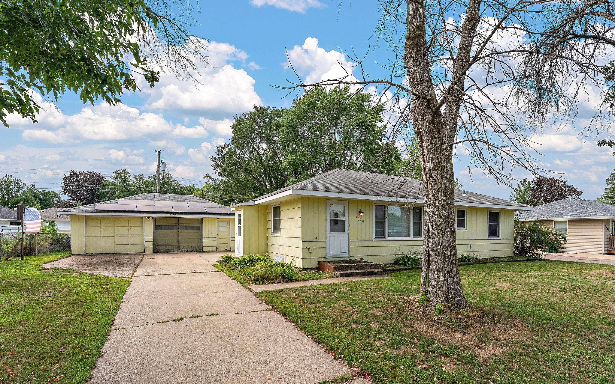8820 Greenway AVE S, Cottage Grove, MN 55016