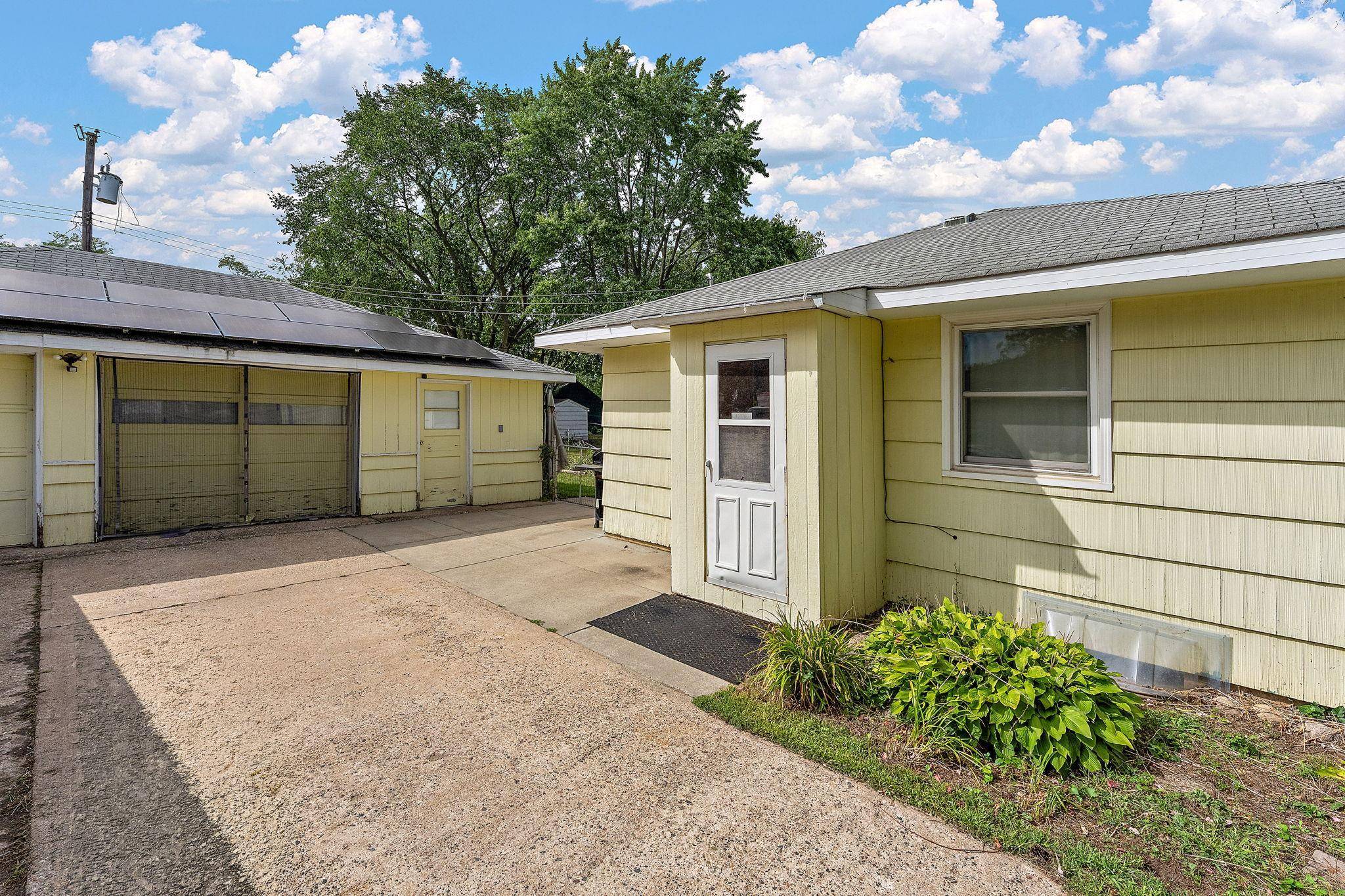 8820 Greenway AVE S, Cottage Grove, MN 55016
