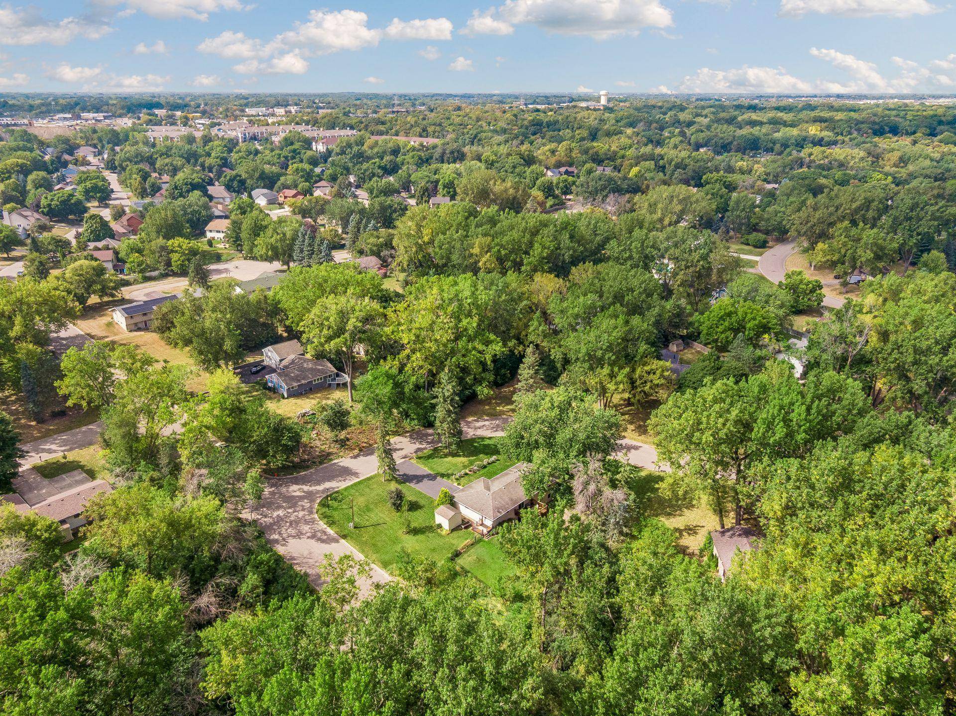 6000 Goldenrod LN N, Plymouth, MN 55442
