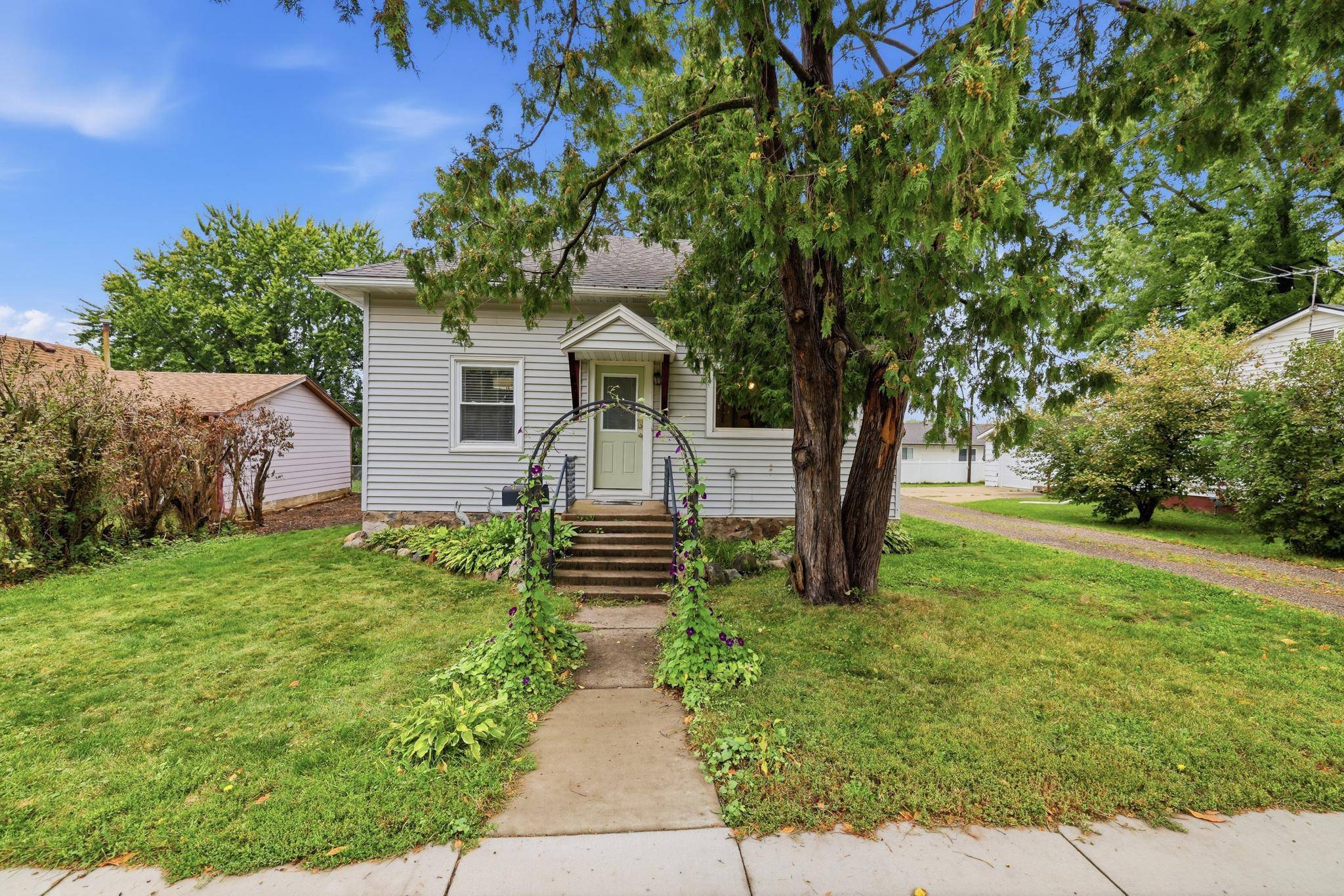 230 2nd ST SE, Milaca, MN 56353