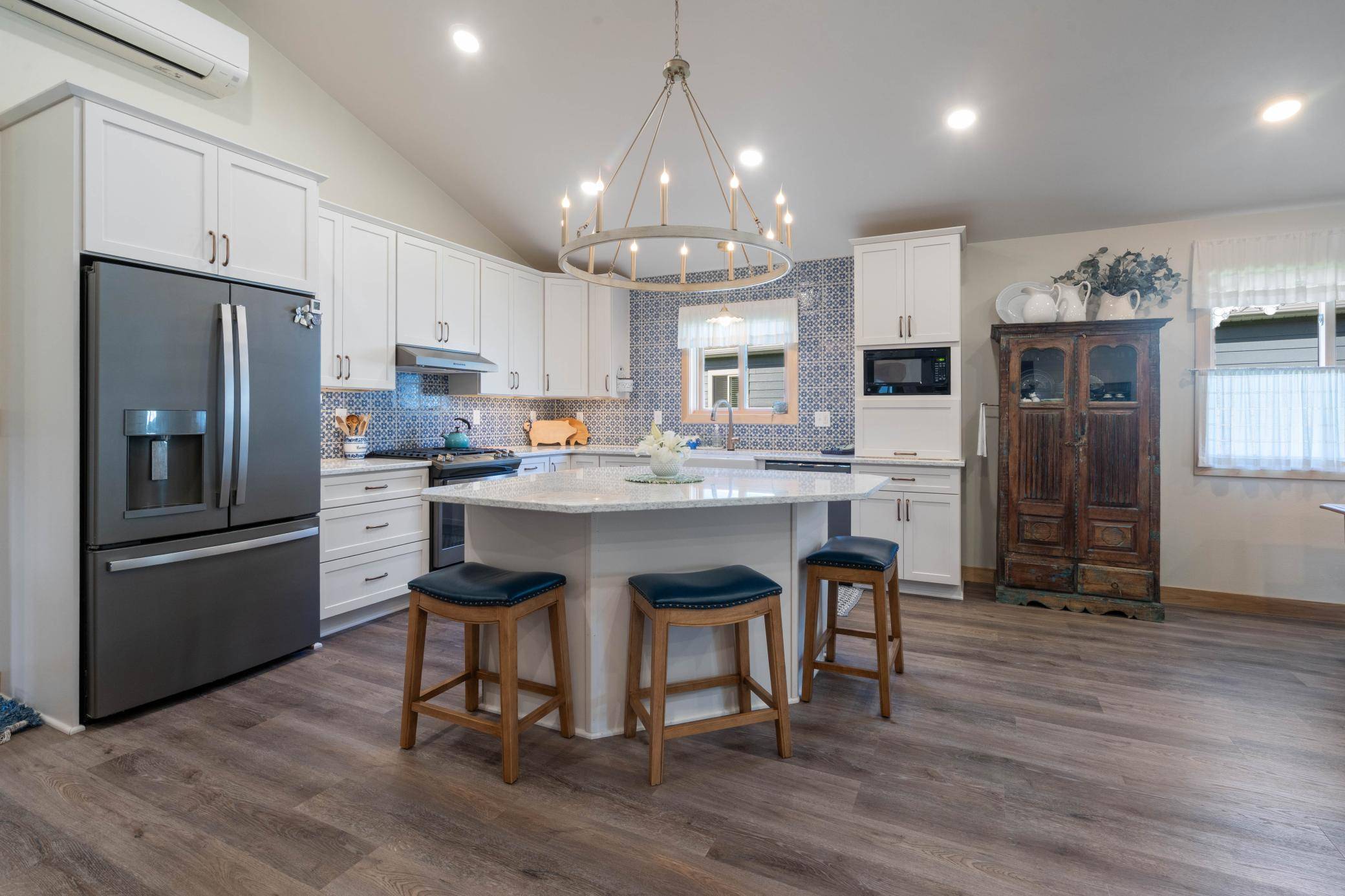 33 Billings LN, Superior, WI 54880