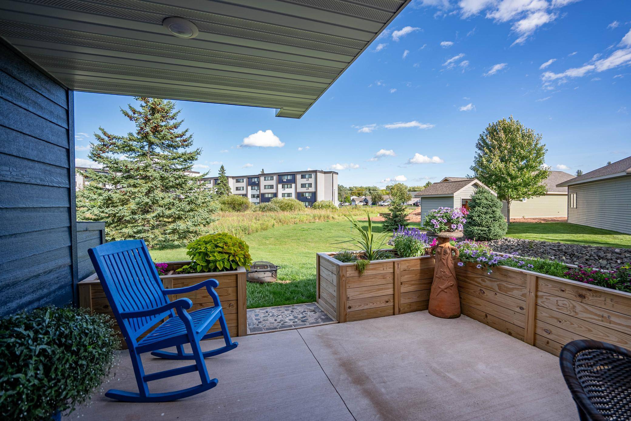 33 Billings LN, Superior, WI 54880
