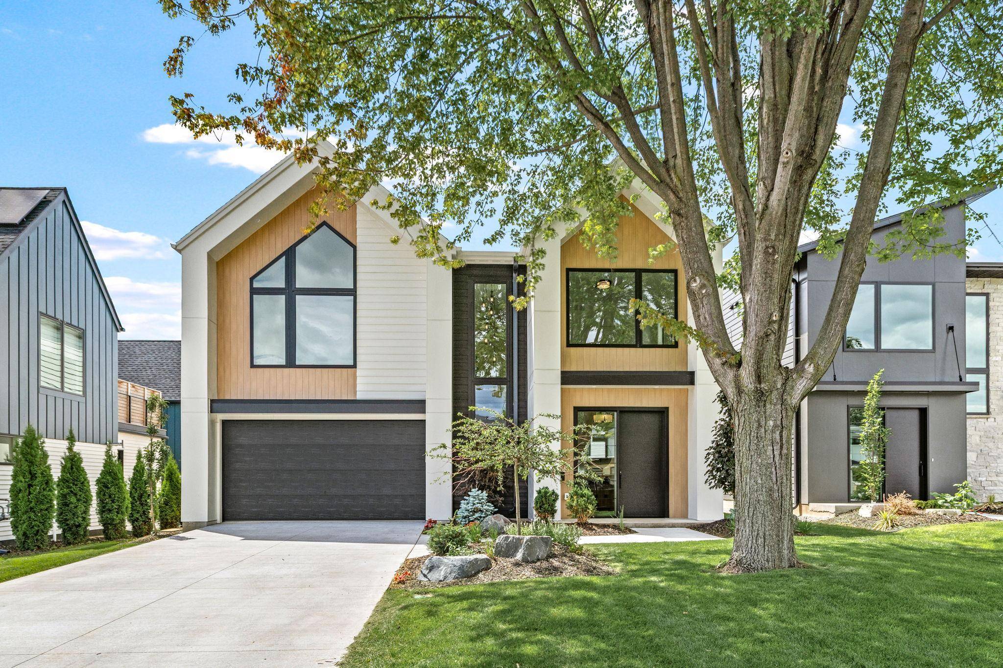 6136 Oaklawn AVE, Edina, MN 55424