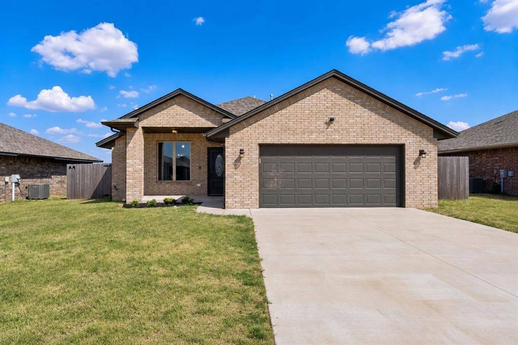 1112 S Colt LN, Mustang, OK 73064
