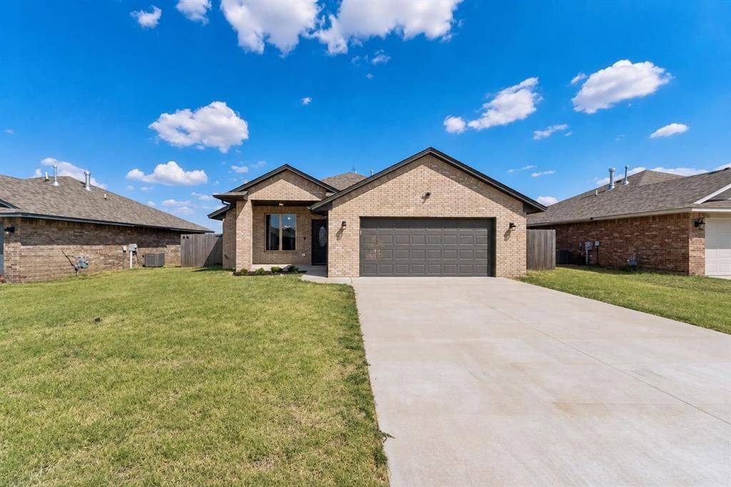 1112 S Colt LN, Mustang, OK 73064