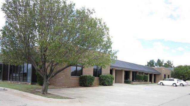 11102 STRATFORD DR, Oklahoma City, OK 73120