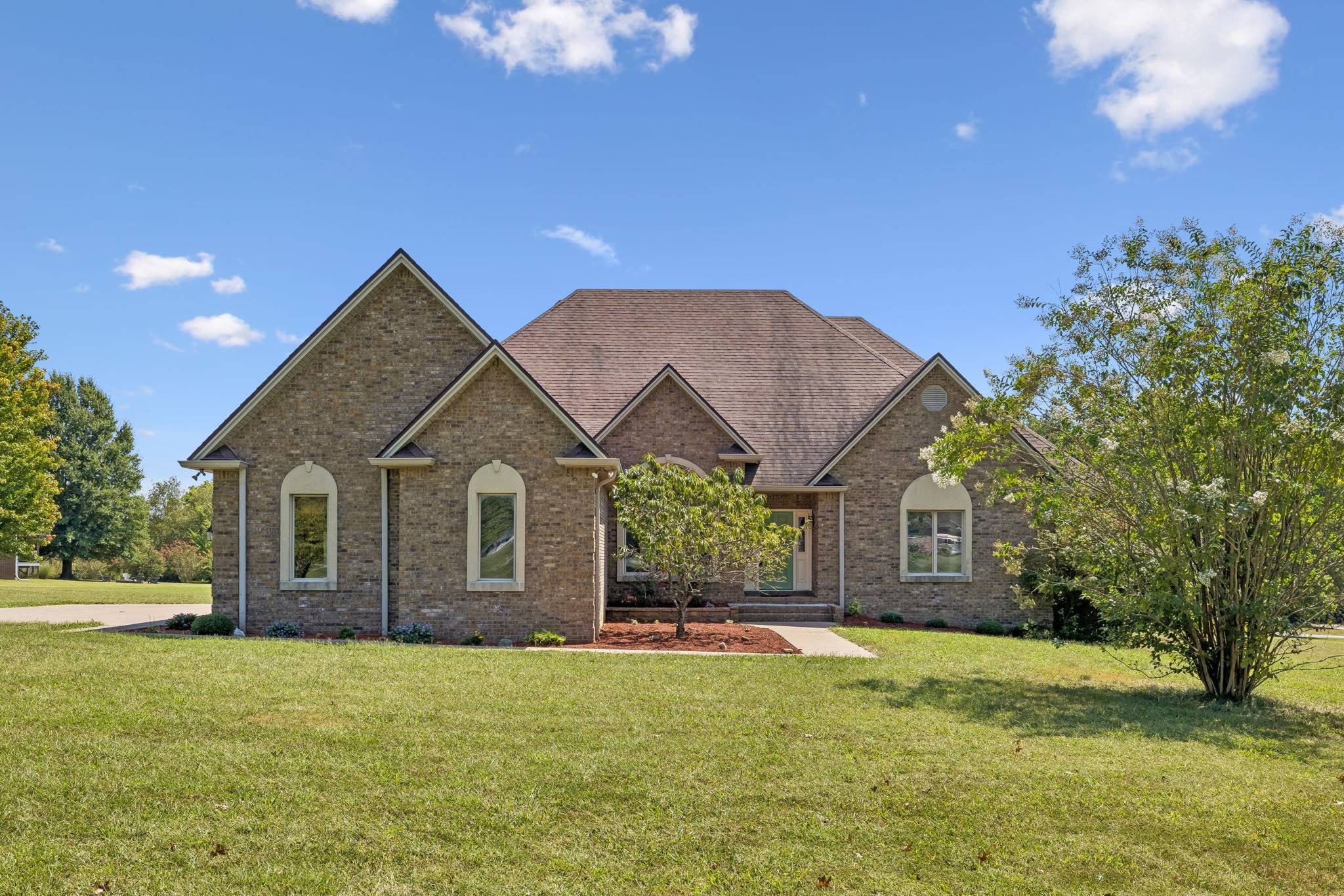 201 James Lyn Dr, Hopkinsville, KY 42240