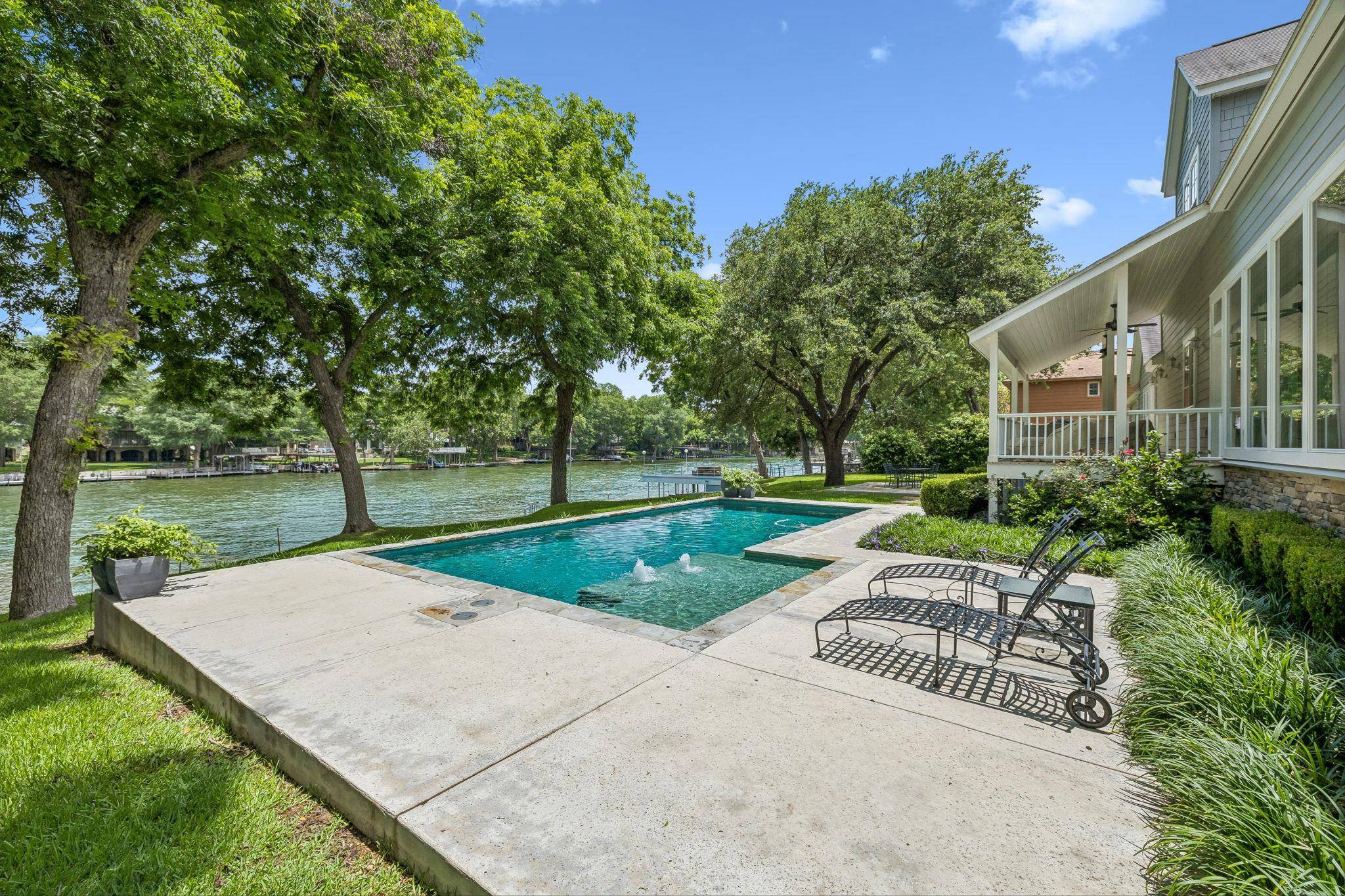2319 Terminal Loop RD, Mcqueeney, TX 78123